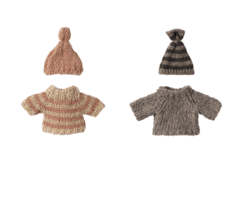 Maileg - Knitted sweater and hat, Mouse, for big brother or big sister - Choose between 2 models - Pre-order - Expected in stock 15-11-24 - 2024
