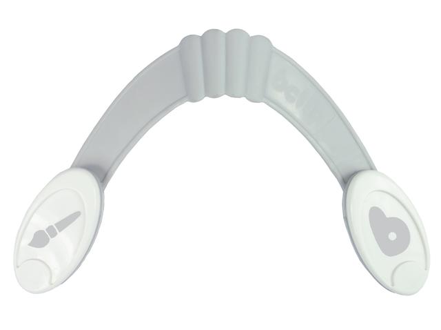 Bclip for bib. Select ml. 4 colors. Smart device for putting on eg a diaper or piece. Replaces bibs with teasing strings that wrap in the sink or snarl in the neck of the child.