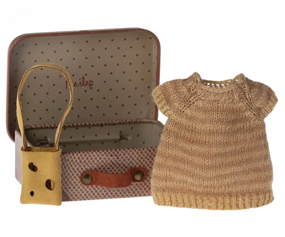 Maileg - Knitted dress and bag in suitcase, Big sister mouse