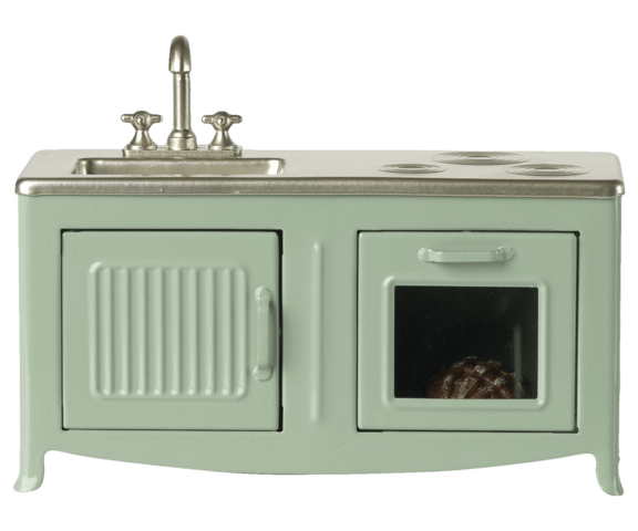 Metalkøkken til Maileg mus med ovn, vask og nybagt brød