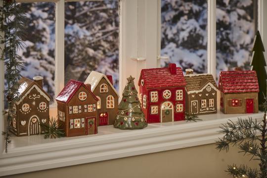 Ib Laursen - House for tealights Silent Night red roof and red door