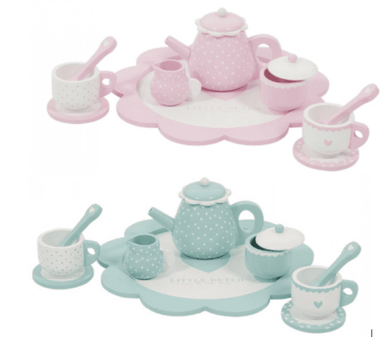 Tea set, WOODEN TEA SET, MINT or PINK. Emma has invited Svea to a tea party.