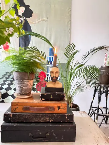 VanillaFly - Lysestage - San Anton Bust