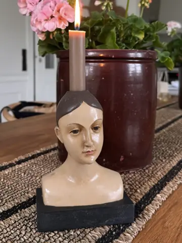VanillaFly - Lysestage - Sara Bust