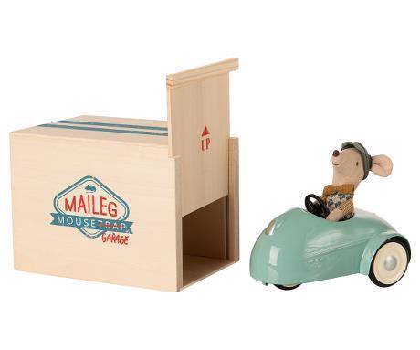 Maileg - Mus med vogn og garage blå