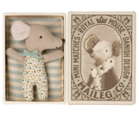 Maileg - Sleepy / wakey baby mouse in matchbox - Blue - Pre-order - Expected in stock from 15. Nov. 22