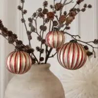 Chic Antique - Julekugler i æske - sæt med 3 stk. - Cherry og champagne